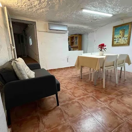 La Cueva De Toni El Seco Apartment