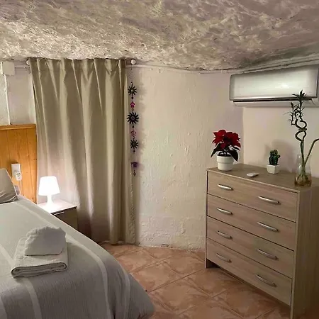 La Cueva De Toni El Seco Apartment *